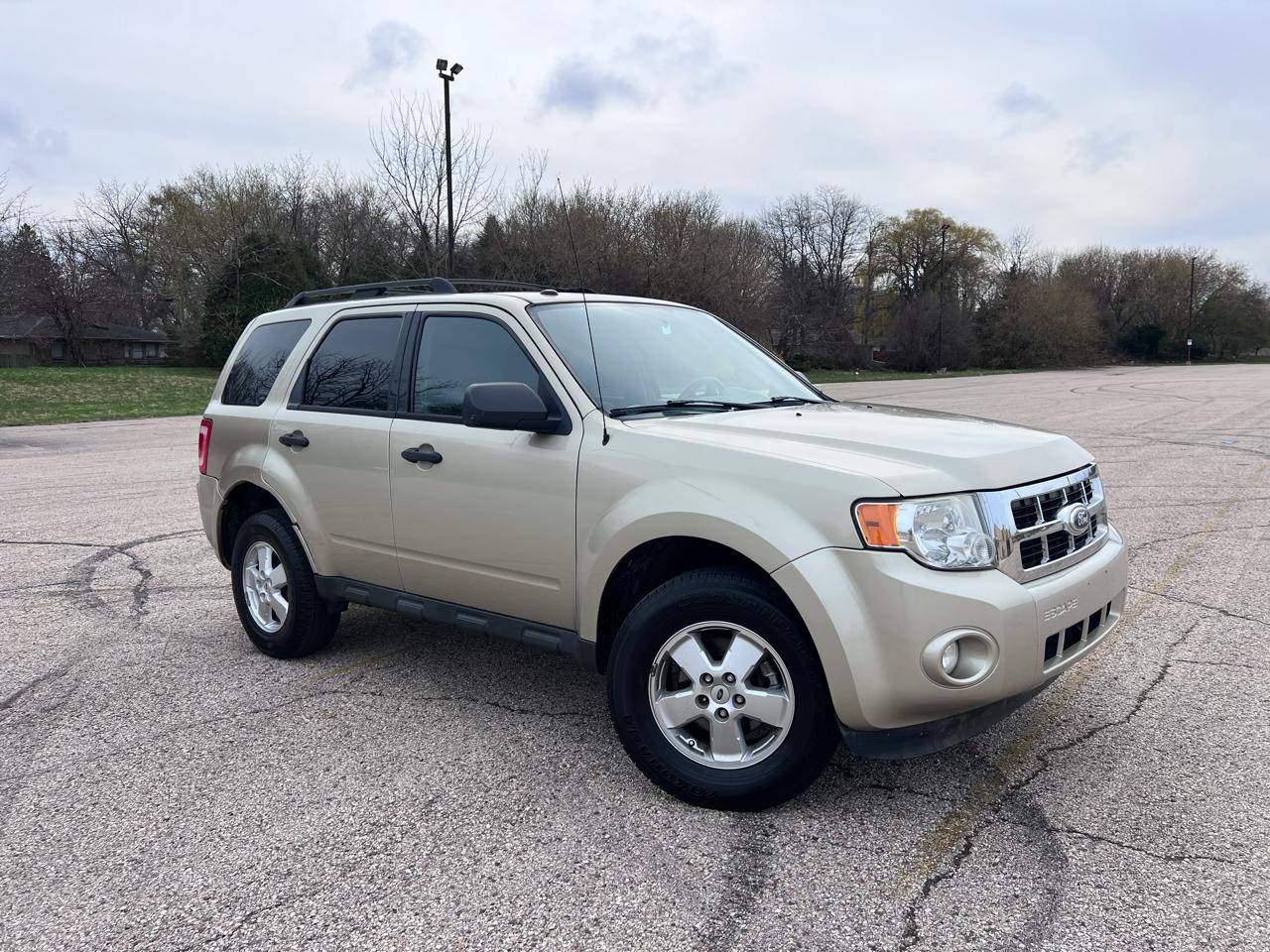 Ford Escape XLT FWD 2011