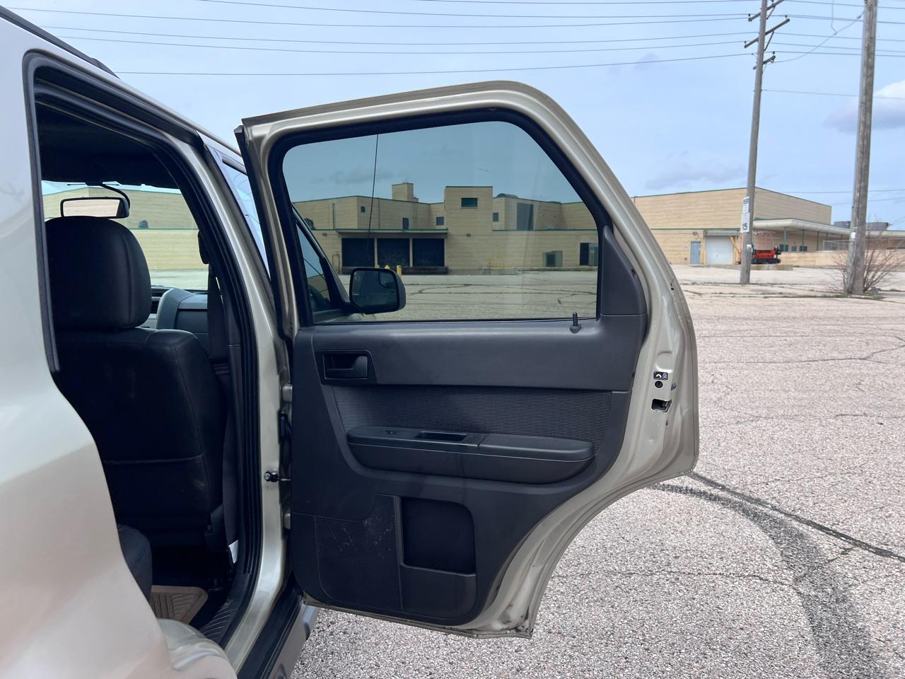Ford Escape XLT FWD 2011