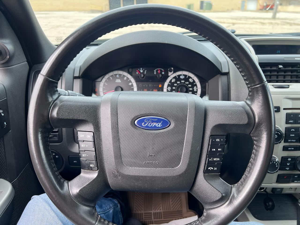 Ford Escape XLT FWD 2011