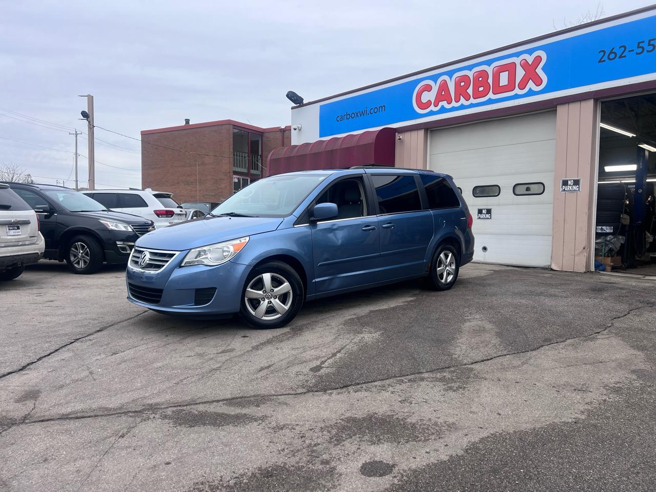 Volkswagen Routan SEL w/Nav 2011