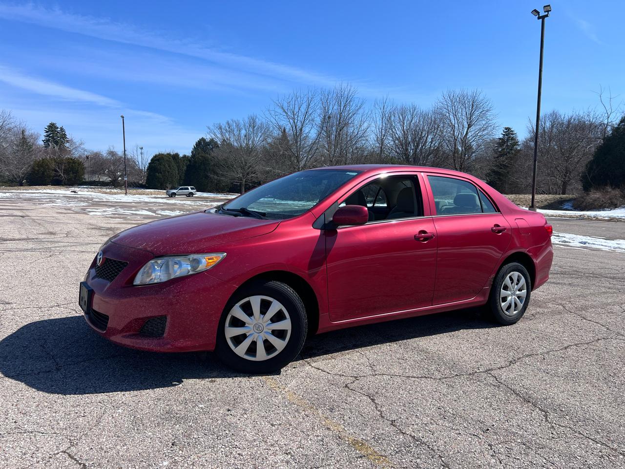 Toyota Corolla Base 4-Speed AT 2010