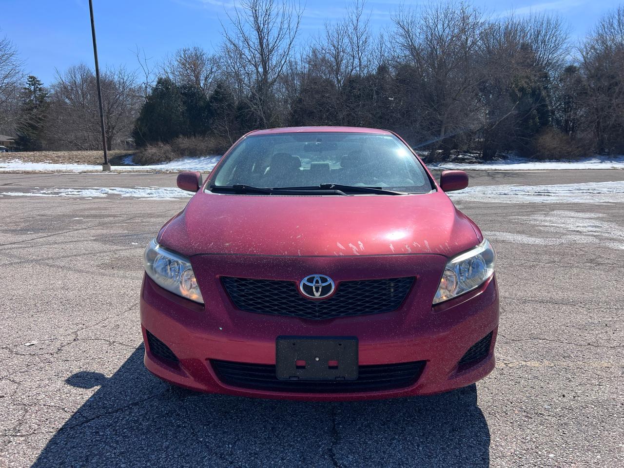 Toyota Corolla Base 4-Speed AT 2010