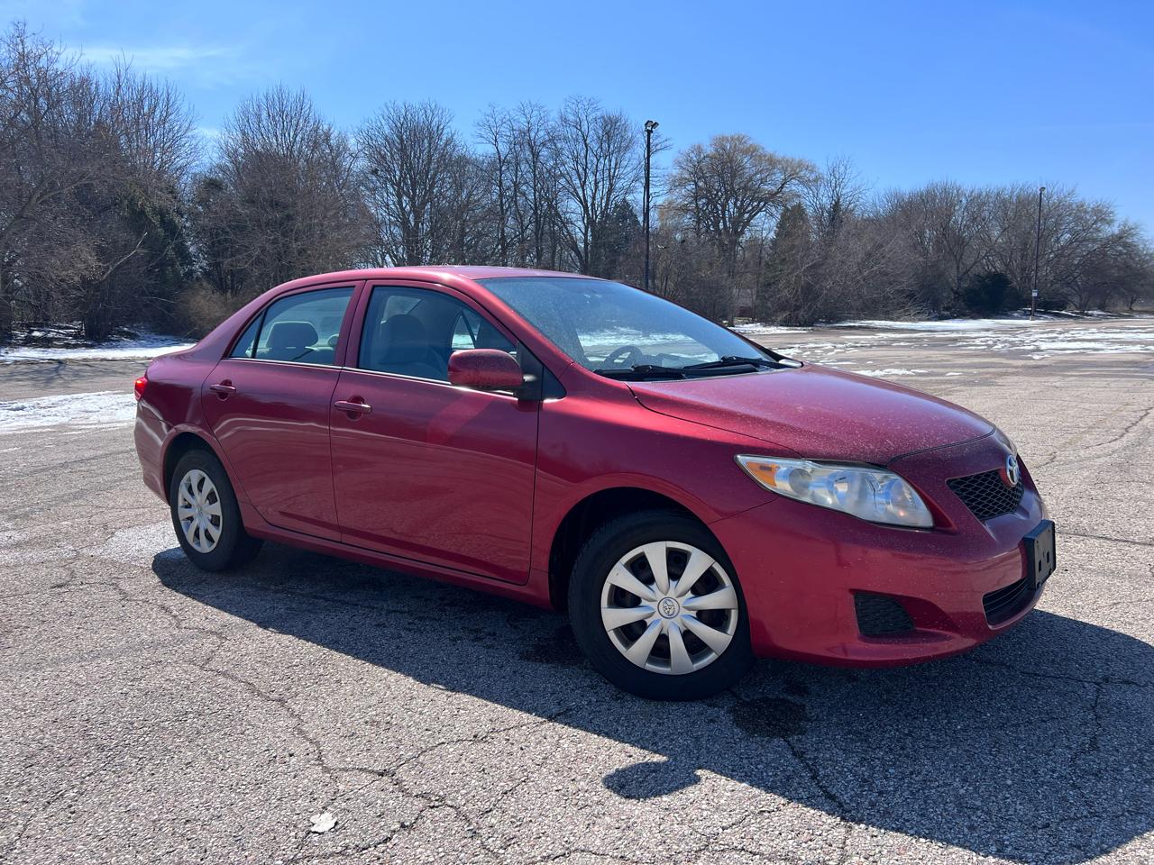 Toyota Corolla Base 4-Speed AT 2010