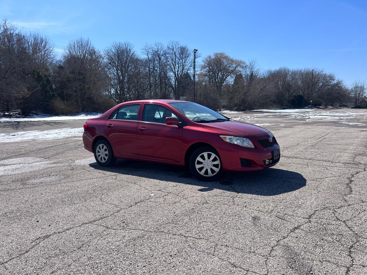 Toyota Corolla Base 4-Speed AT 2010