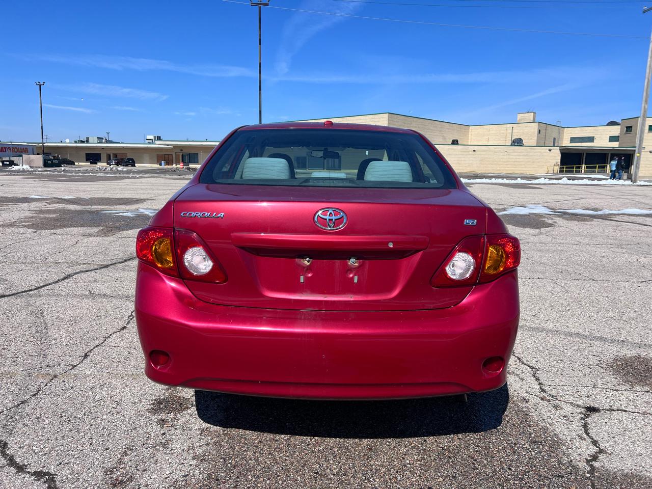 Toyota Corolla Base 4-Speed AT 2010