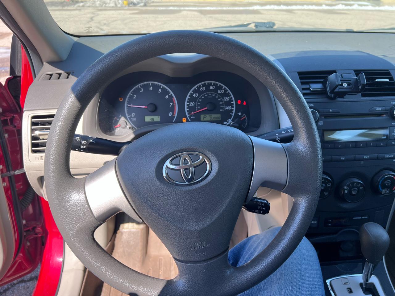 Toyota Corolla Base 4-Speed AT 2010