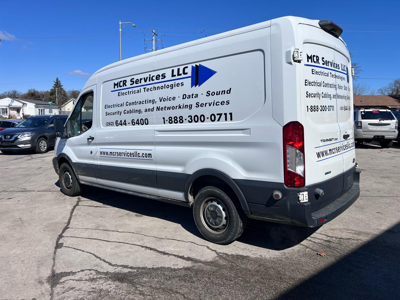 Ford Transit 250 Van Med. Roof w/Sliding Pass. 148-in. WB 2018