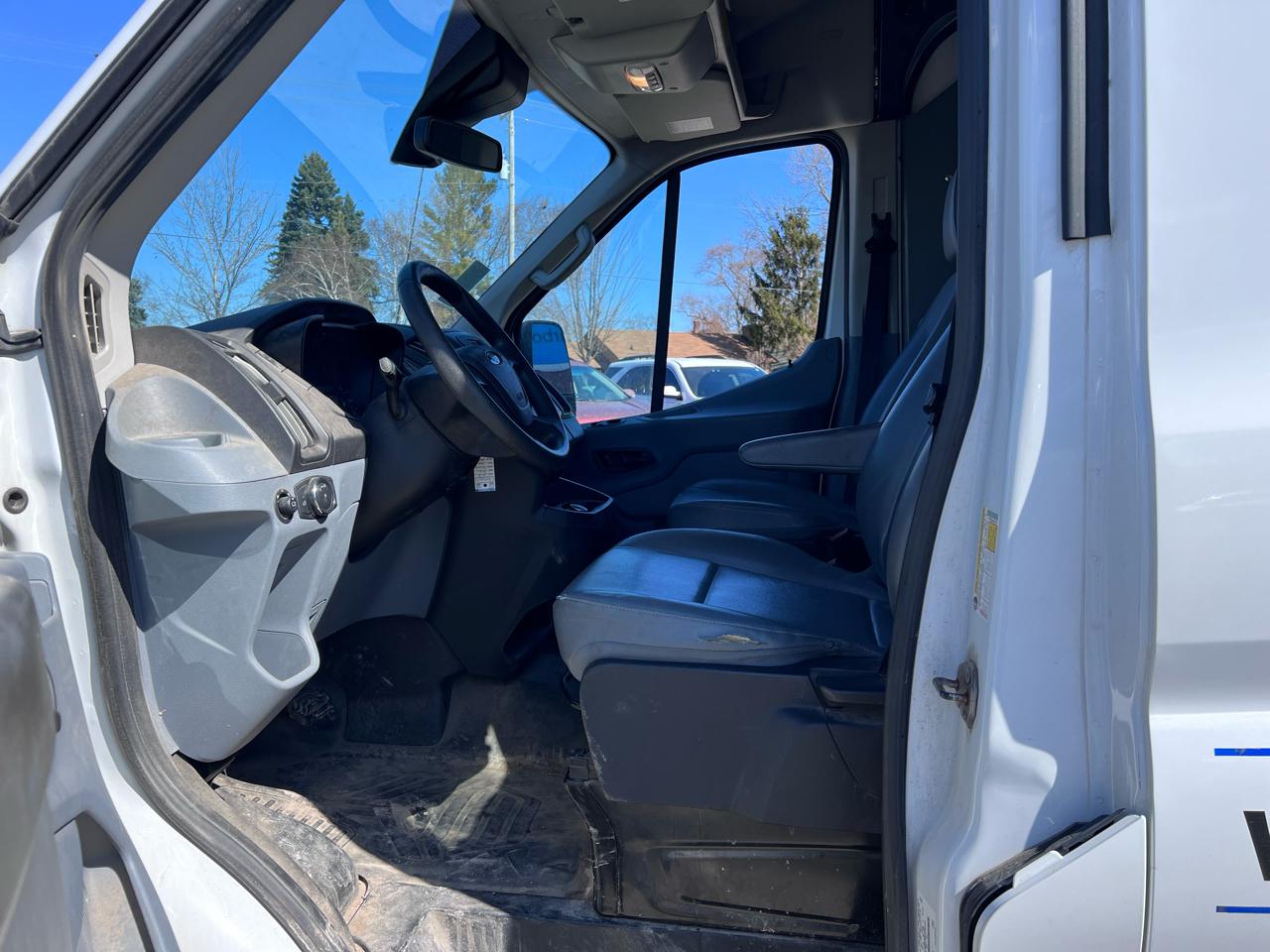 Ford Transit 250 Van Med. Roof w/Sliding Pass. 148-in. WB 2018