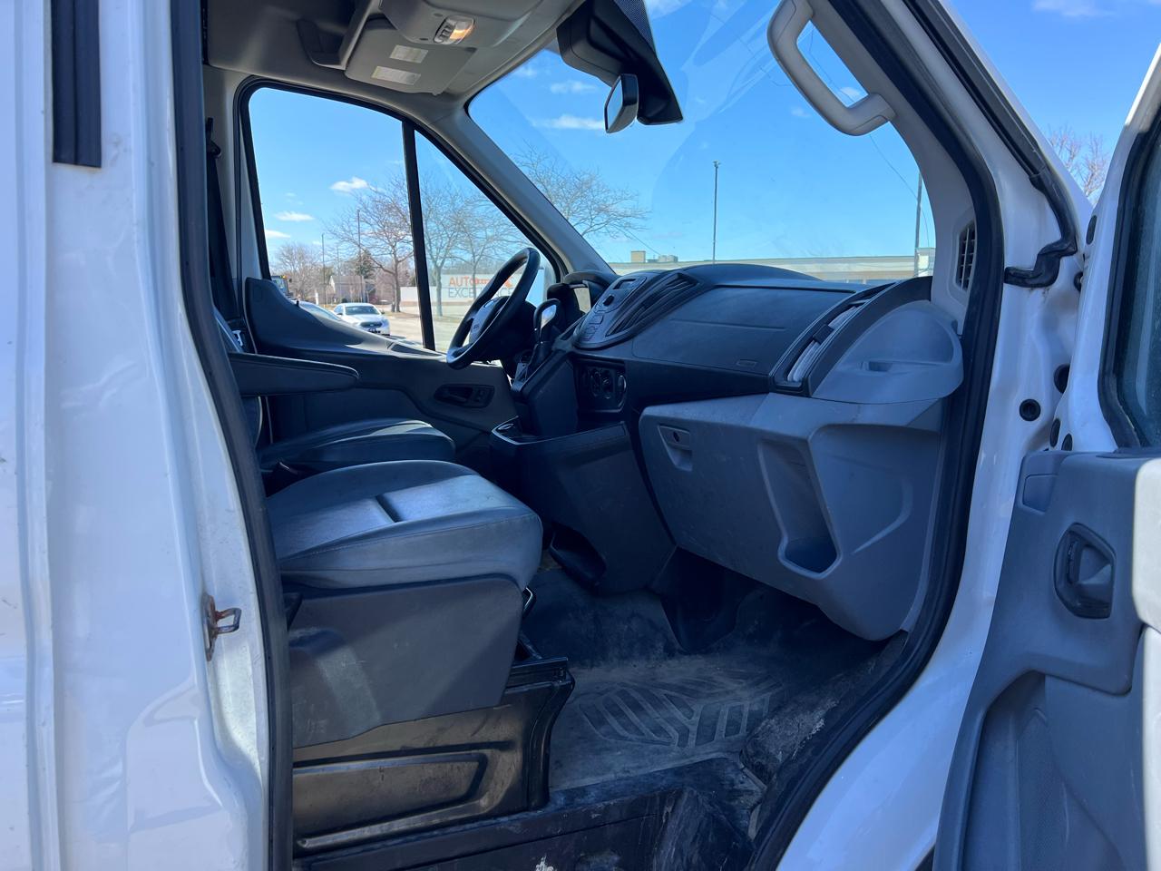 Ford Transit 250 Van Med. Roof w/Sliding Pass. 148-in. WB 2018