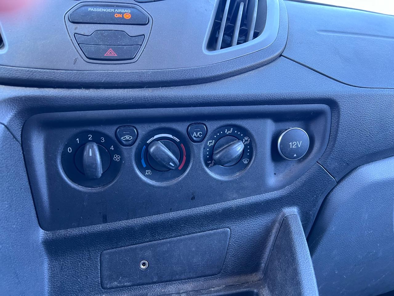 Ford Transit 250 Van Med. Roof w/Sliding Pass. 148-in. WB 2018