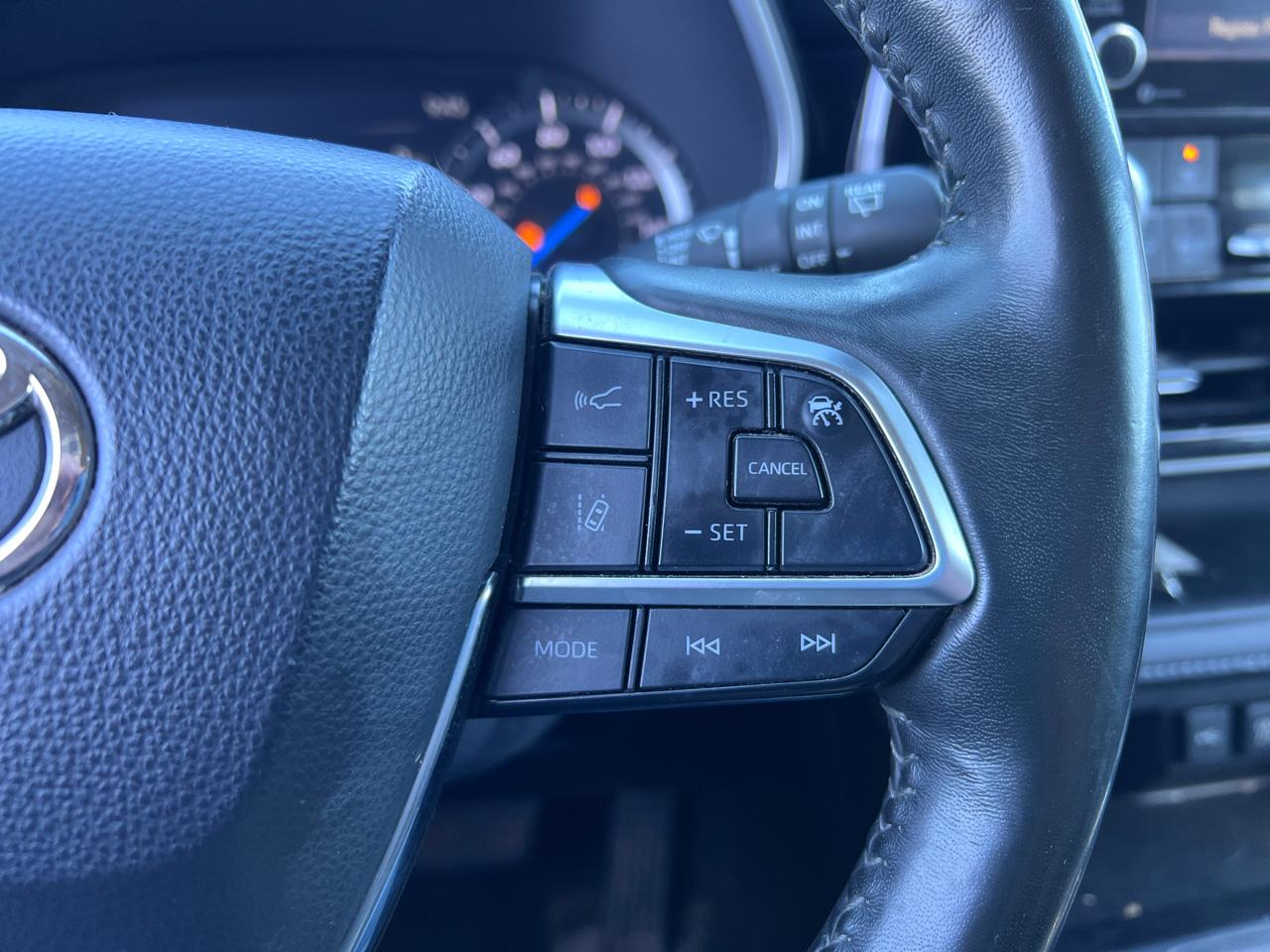 Toyota Highlander Hybrid XLE AWD 2020