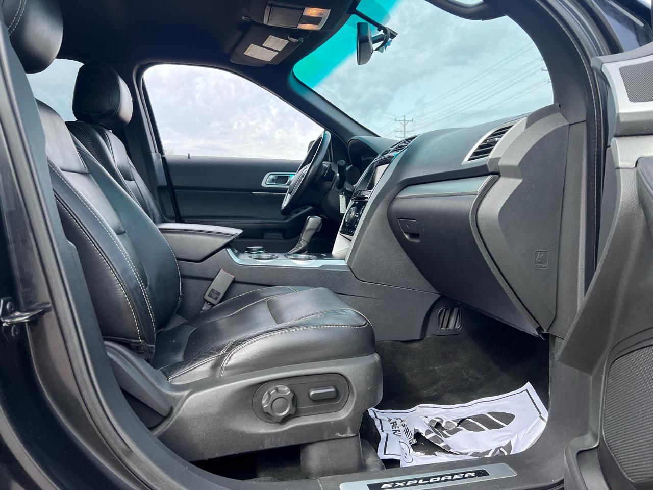 Ford Explorer Sport 4WD 2013