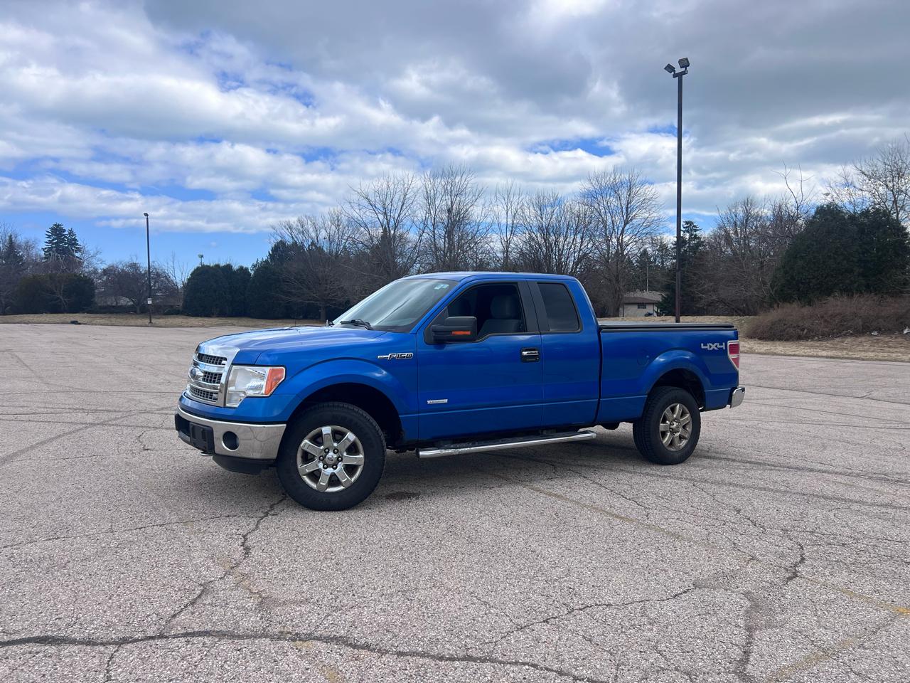 Ford F-150 XLT SuperCab 8-ft. Bed 4WD 2013