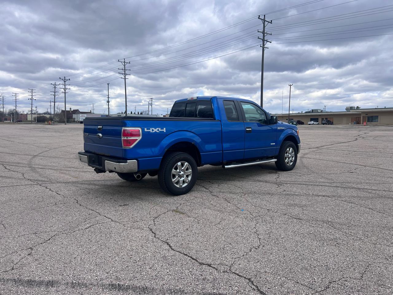 Ford F-150 XLT SuperCab 8-ft. Bed 4WD 2013
