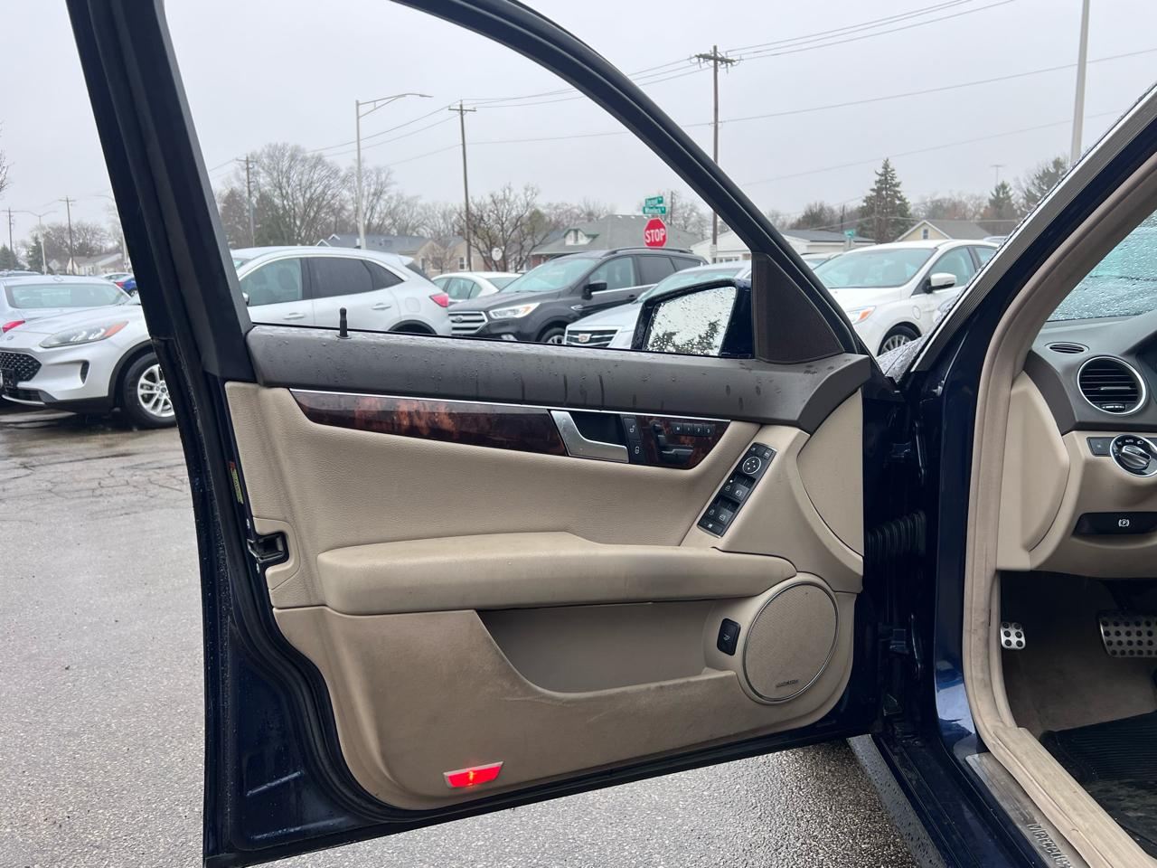 Mercedes-Benz C-Class C300 4MATIC Luxury Sedan 2012