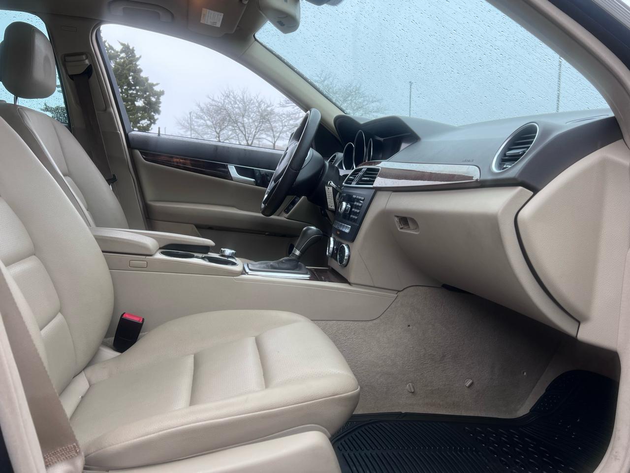 Mercedes-Benz C-Class C300 4MATIC Luxury Sedan 2012