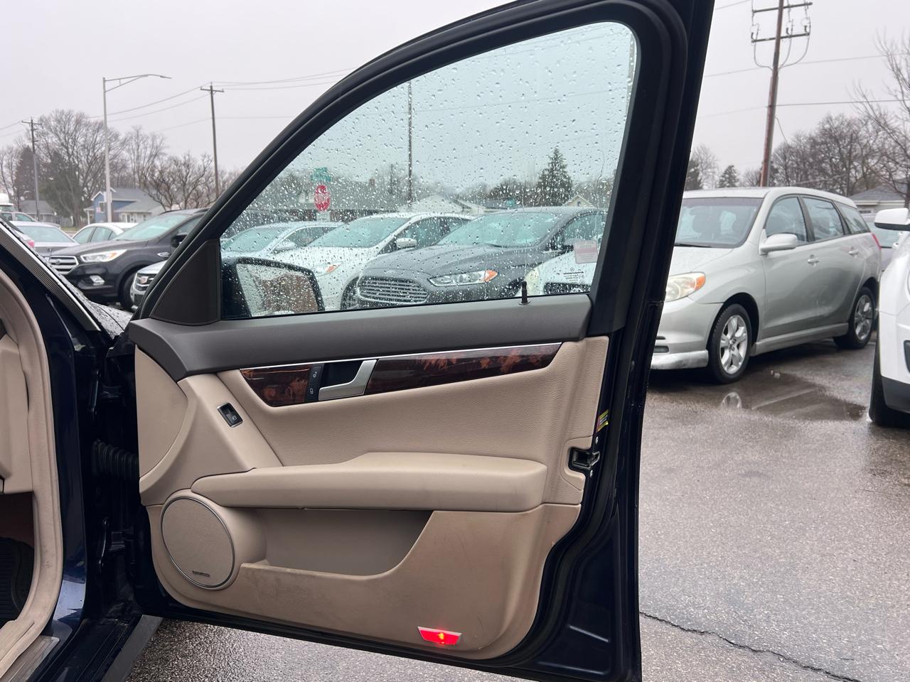 Mercedes-Benz C-Class C300 4MATIC Luxury Sedan 2012