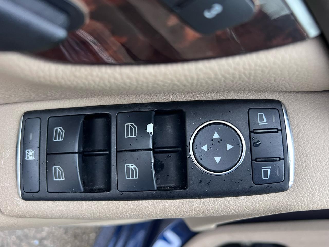 Mercedes-Benz C-Class C300 4MATIC Luxury Sedan 2012