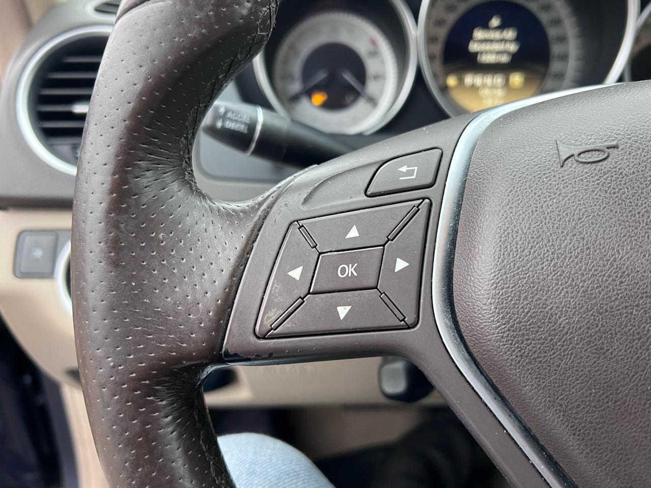 Mercedes-Benz C-Class C300 4MATIC Luxury Sedan 2012