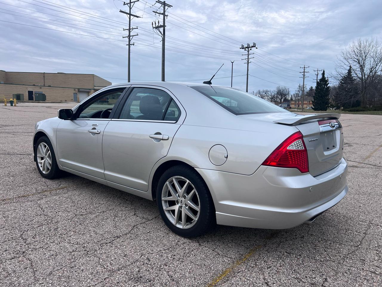 View vehicle photo 6