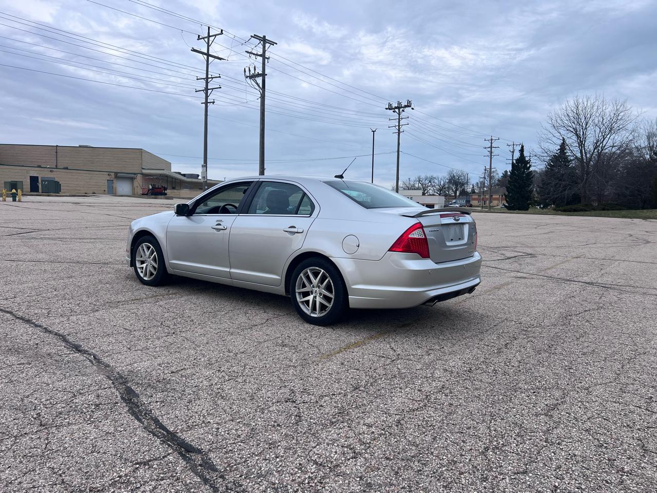 View vehicle photo 7