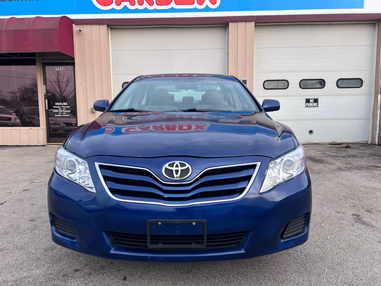 Toyota Camry SE 6-Spd MT 2010