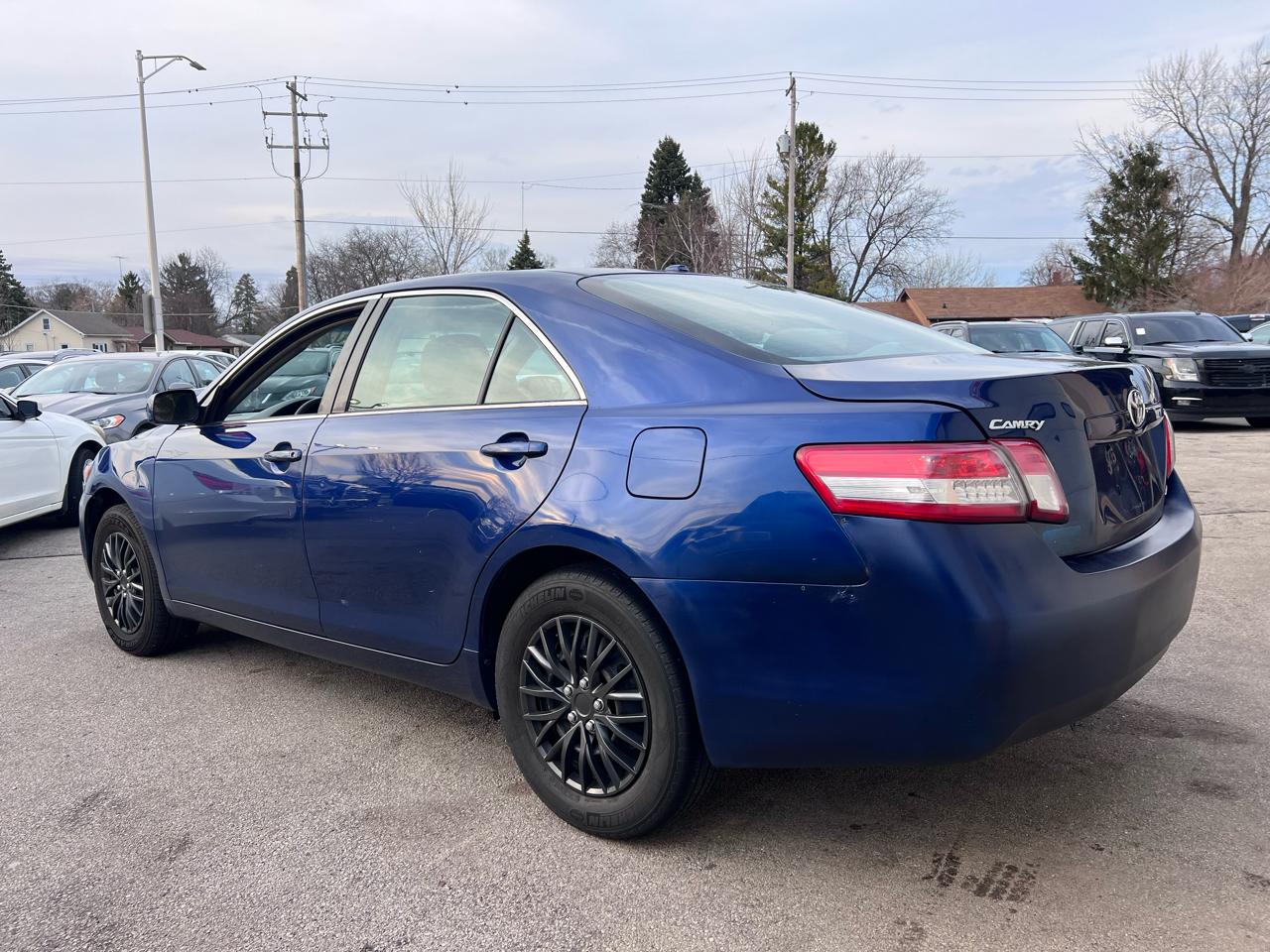 Toyota Camry SE 6-Spd MT 2010