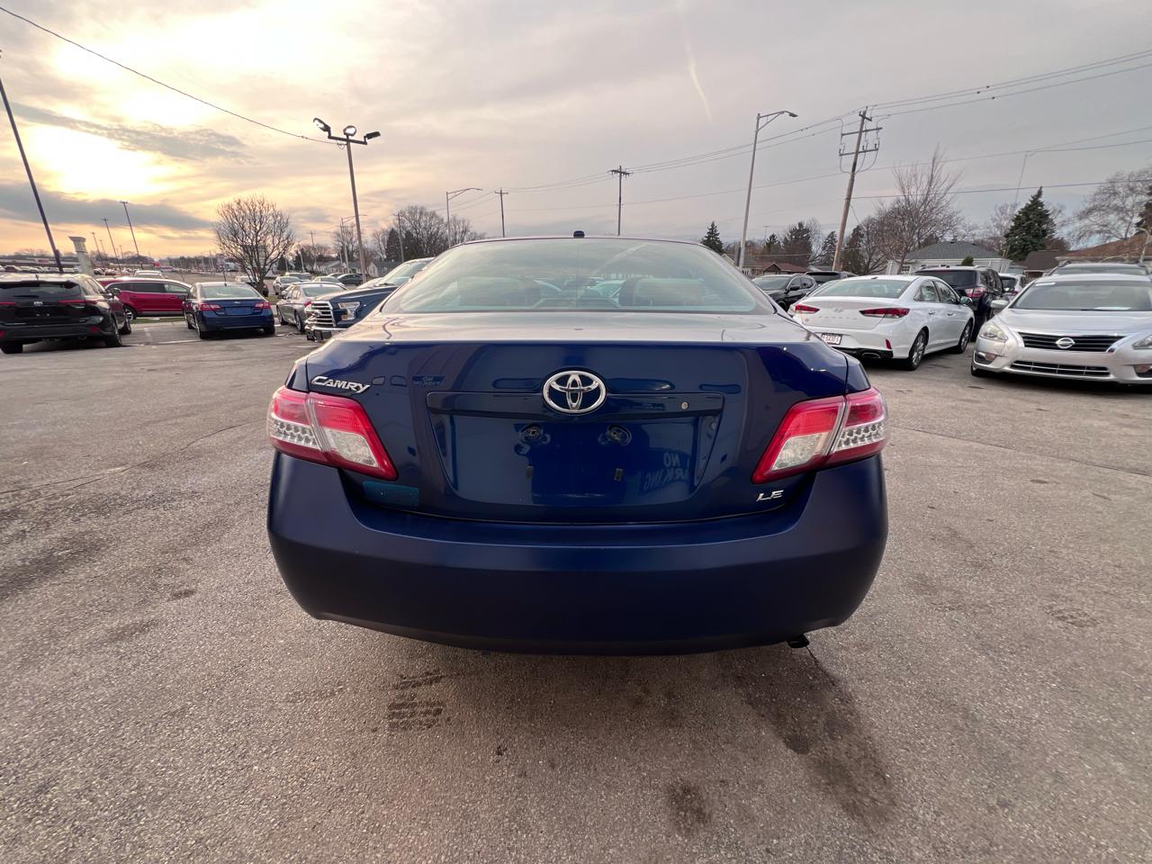 Toyota Camry SE 6-Spd MT 2010