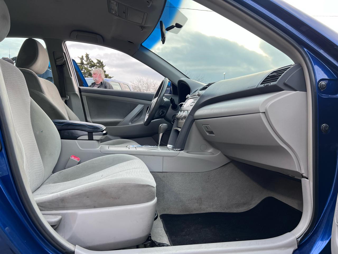 Toyota Camry SE 6-Spd MT 2010