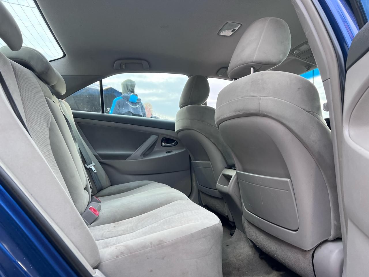 Toyota Camry SE 6-Spd MT 2010