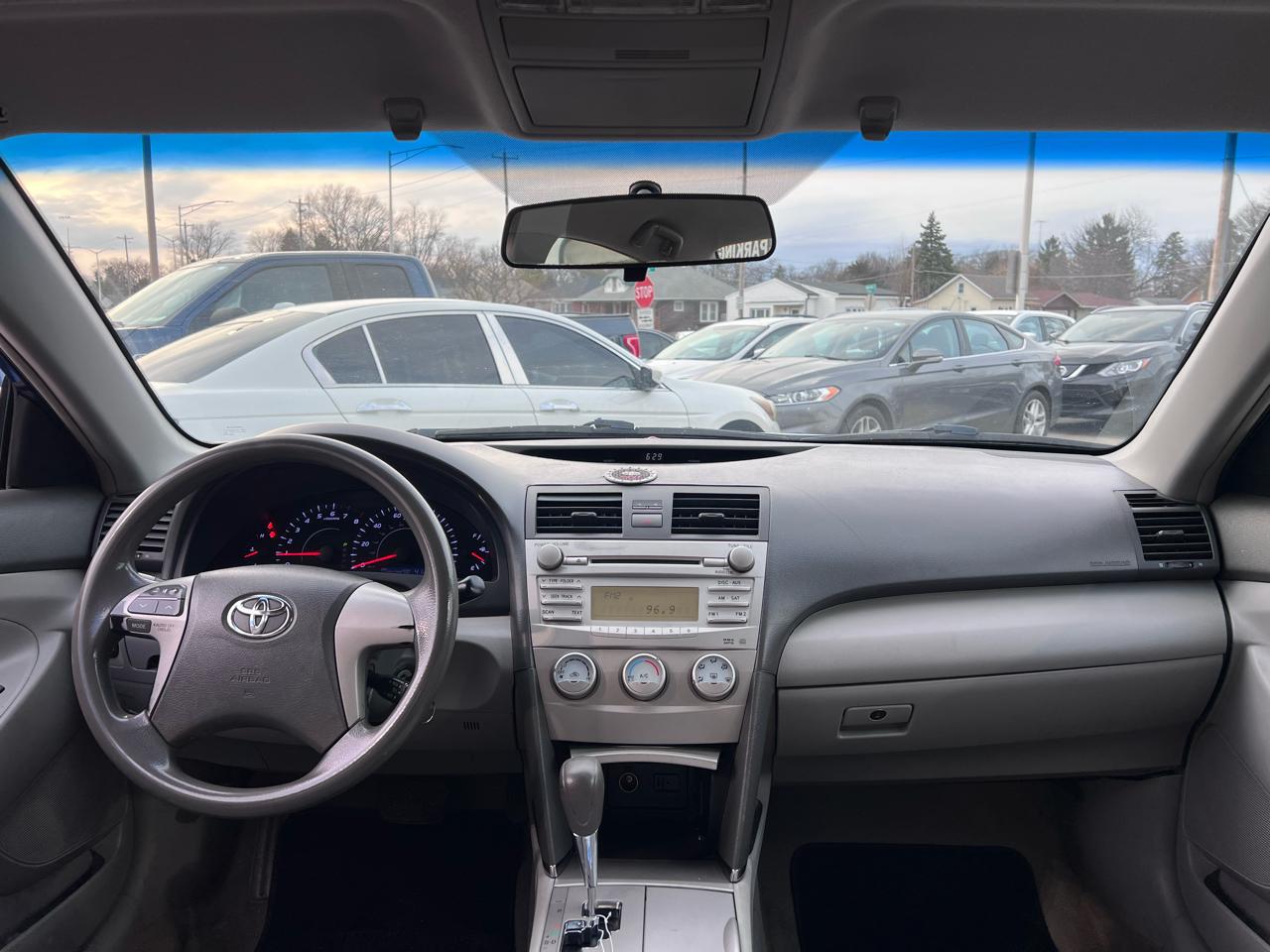 Toyota Camry SE 6-Spd MT 2010