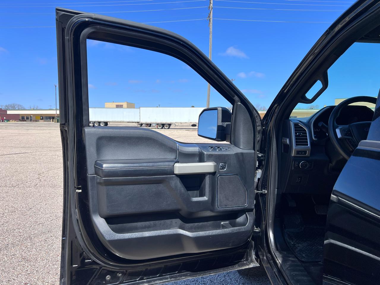 Ford F-150 Lariat SuperCrew 5.5-ft. Bed 4WD 2016