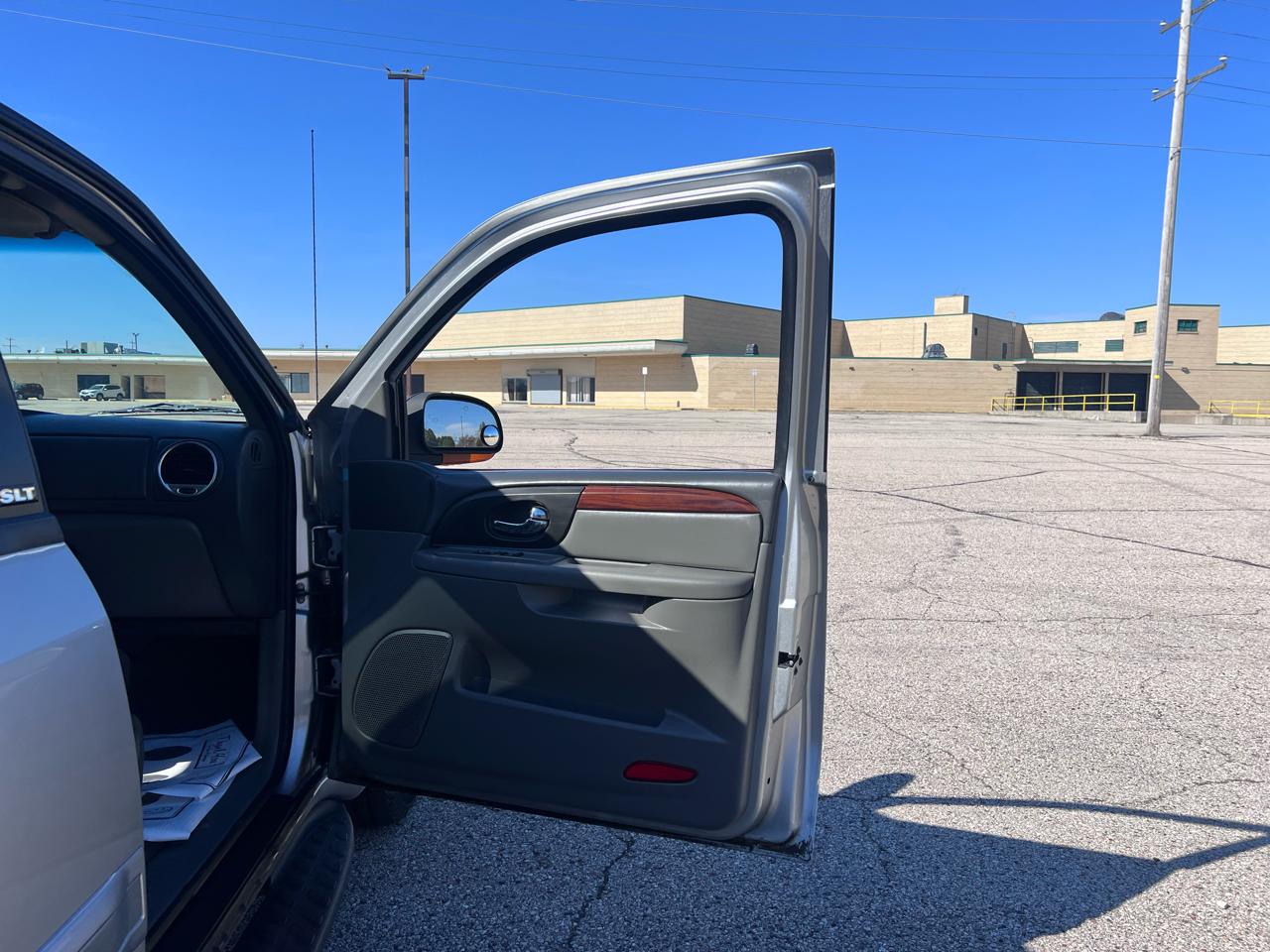 GMC Envoy SLE 4WD 2004