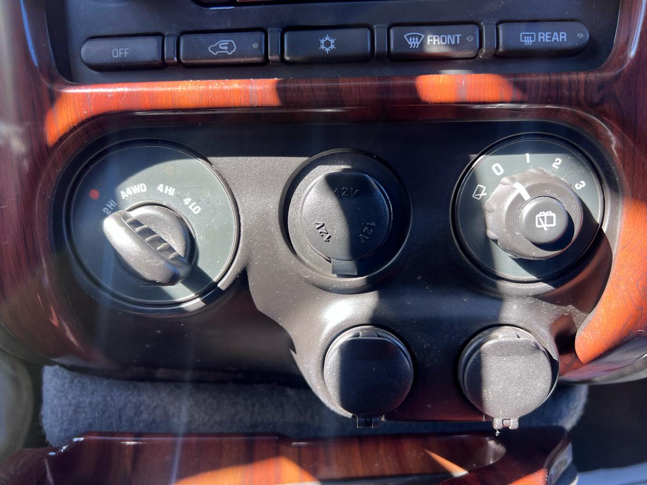 GMC Envoy SLE 4WD 2004