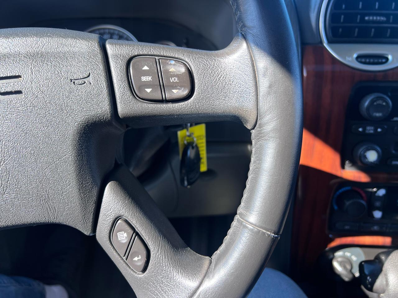 GMC Envoy SLE 4WD 2004