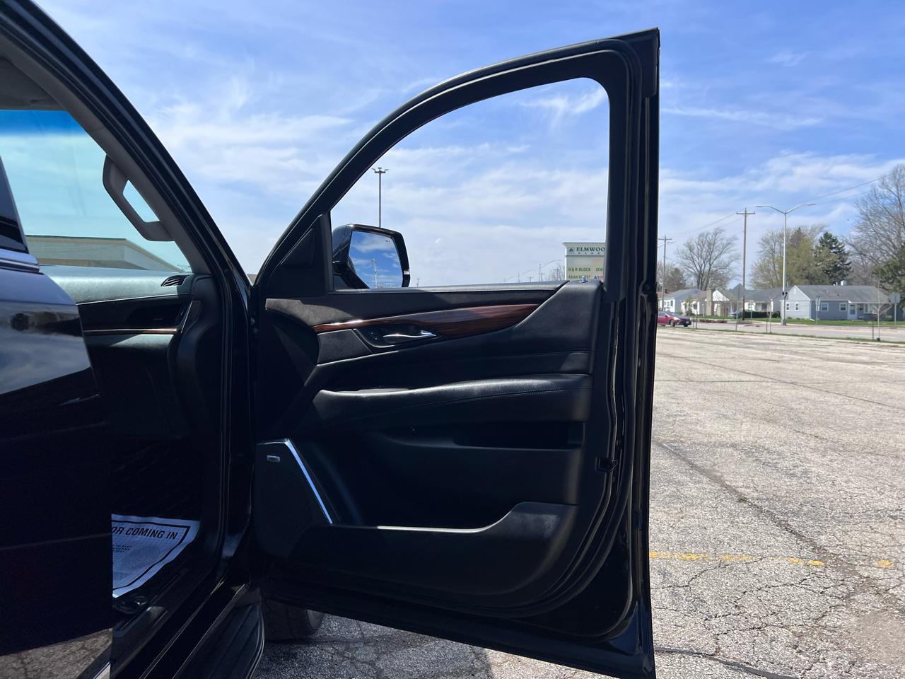 Cadillac Escalade Platinum 4WD 2016