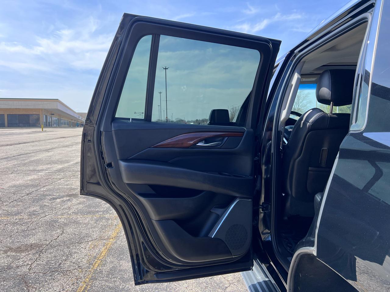 Cadillac Escalade Platinum 4WD 2016