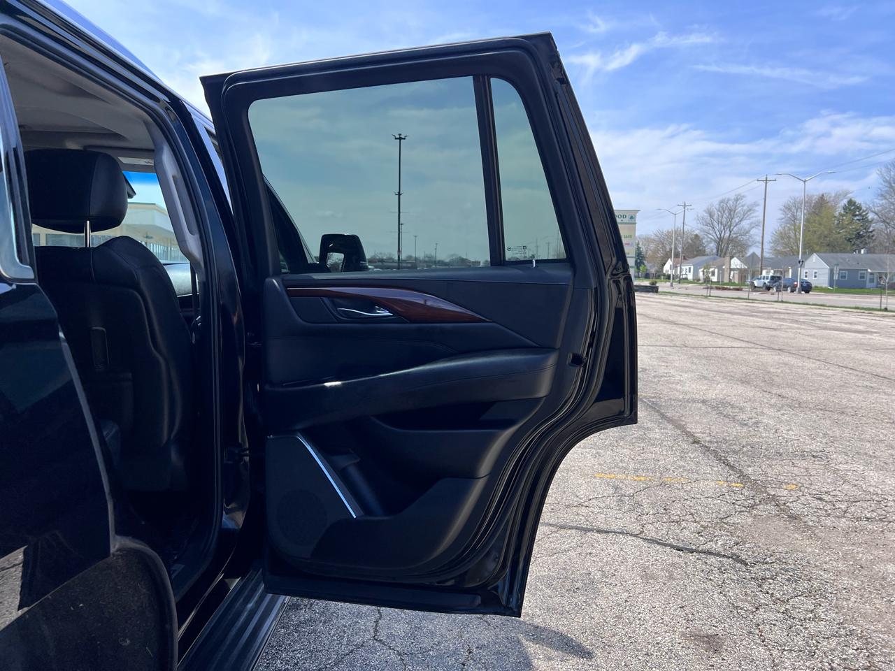 Cadillac Escalade Platinum 4WD 2016