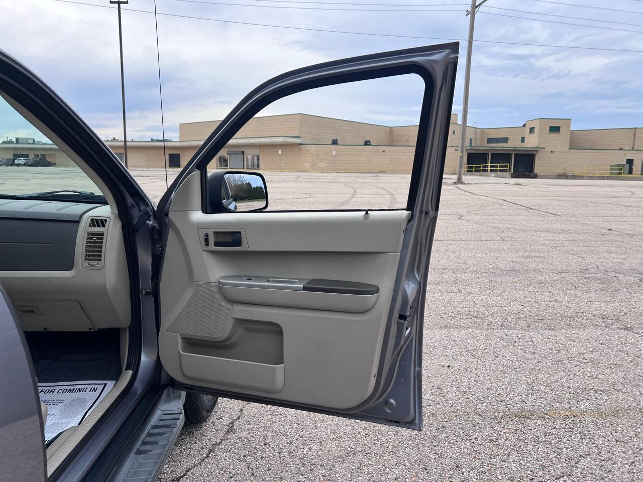 Ford Escape XLT 2WD V6 2008