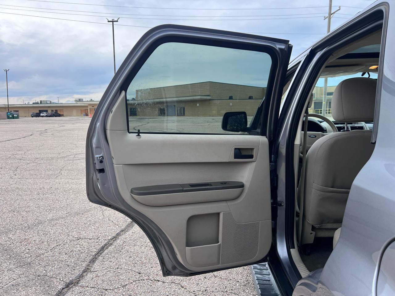 Ford Escape XLT 2WD V6 2008