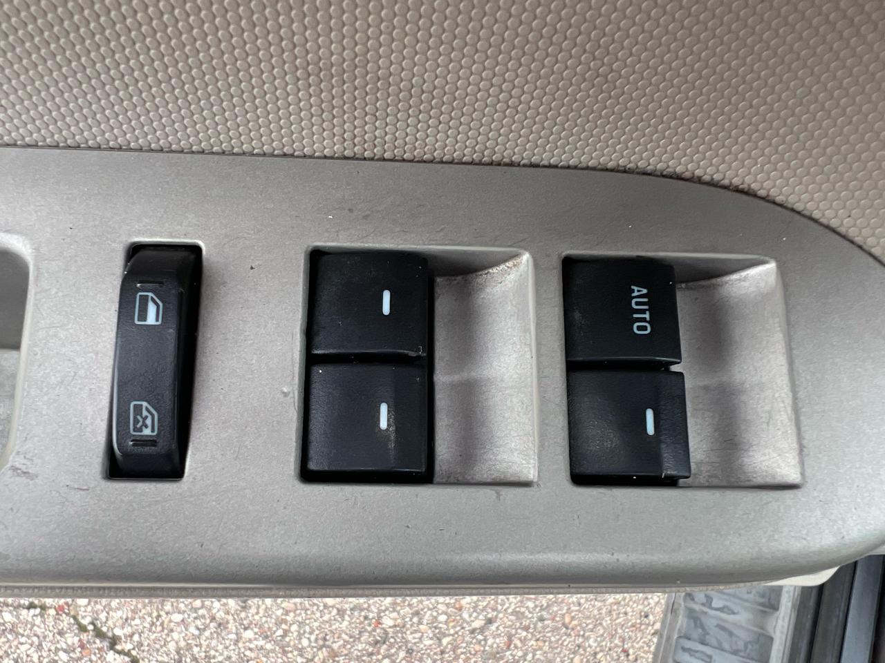 Ford Escape XLT 2WD V6 2008