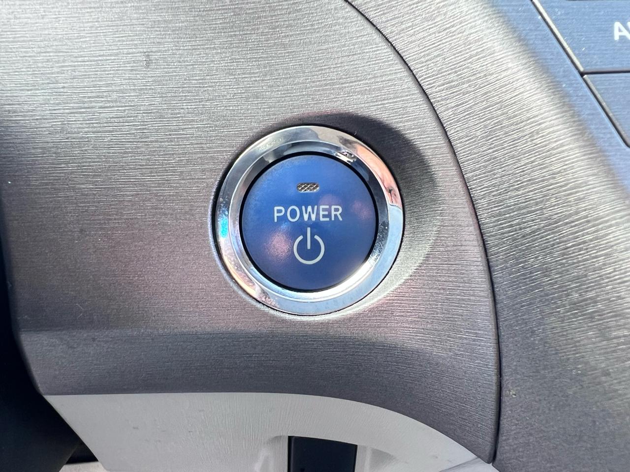 Toyota Prius Three 2014