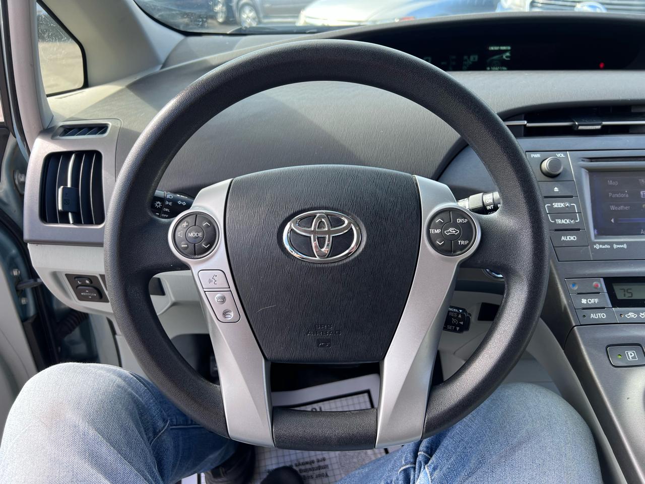 Toyota Prius Three 2014