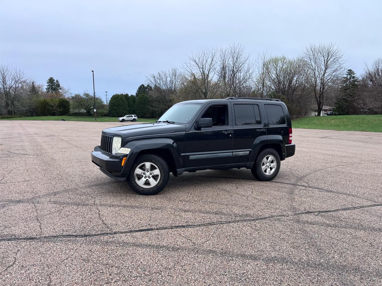 Jeep Liberty Sport 2WD 2010