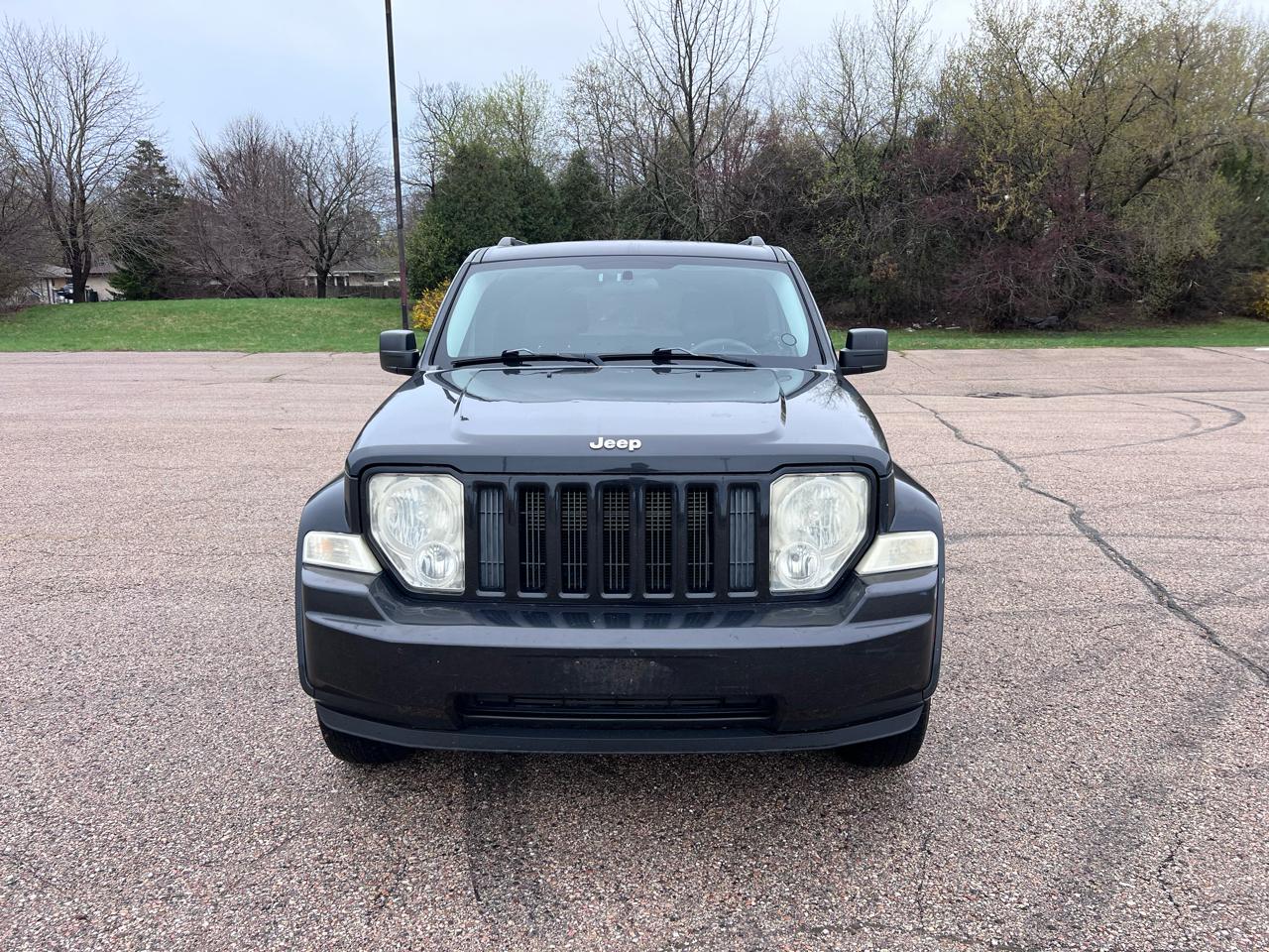 Jeep Liberty Sport 2WD 2010