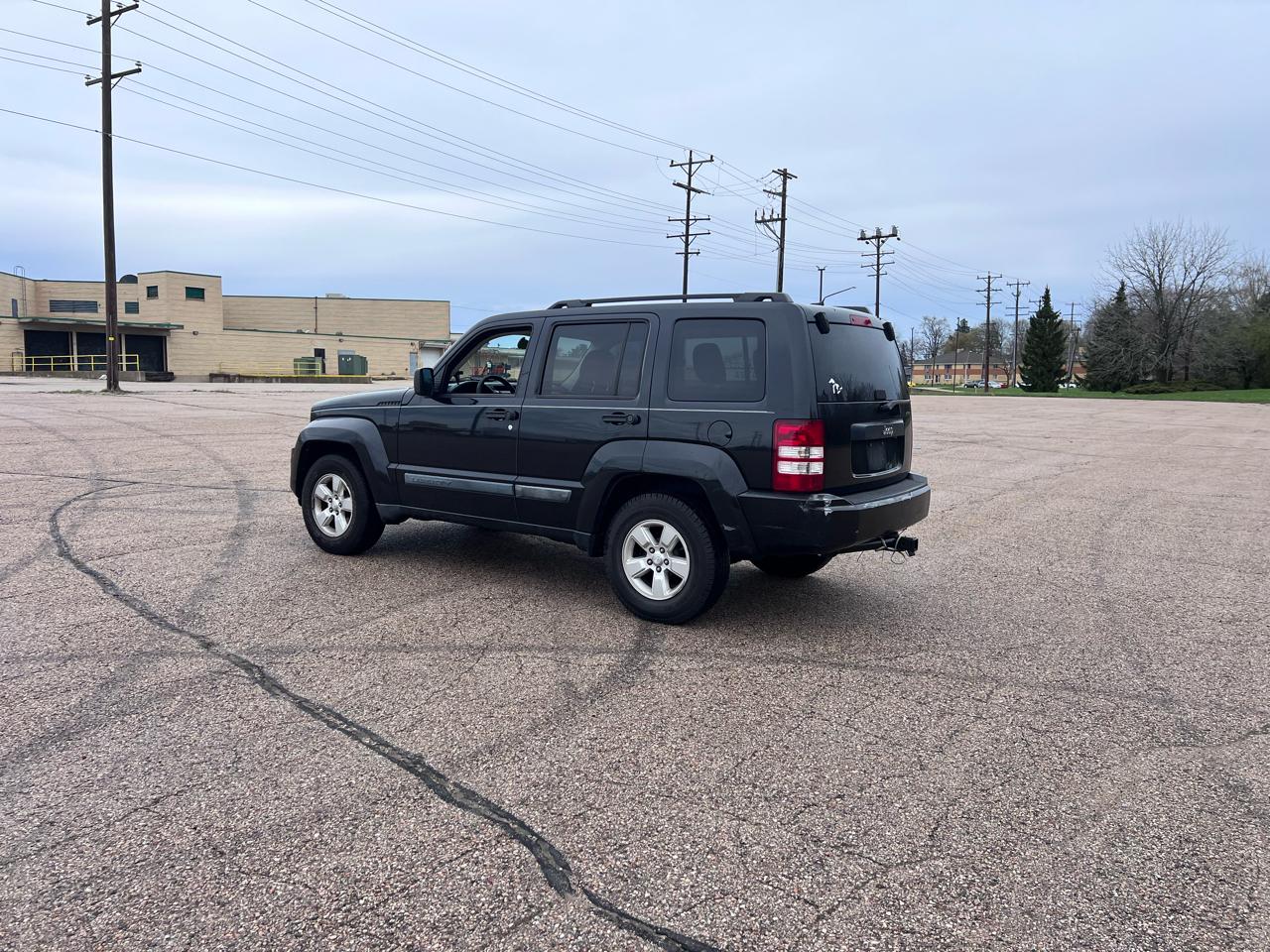 Jeep Liberty Sport 2WD 2010