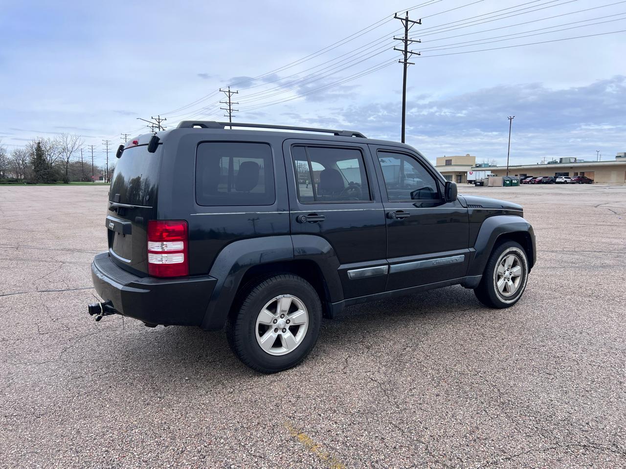 Jeep Liberty Sport 2WD 2010