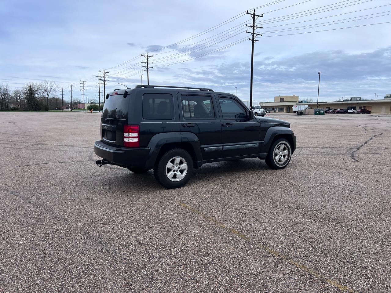 Jeep Liberty Sport 2WD 2010