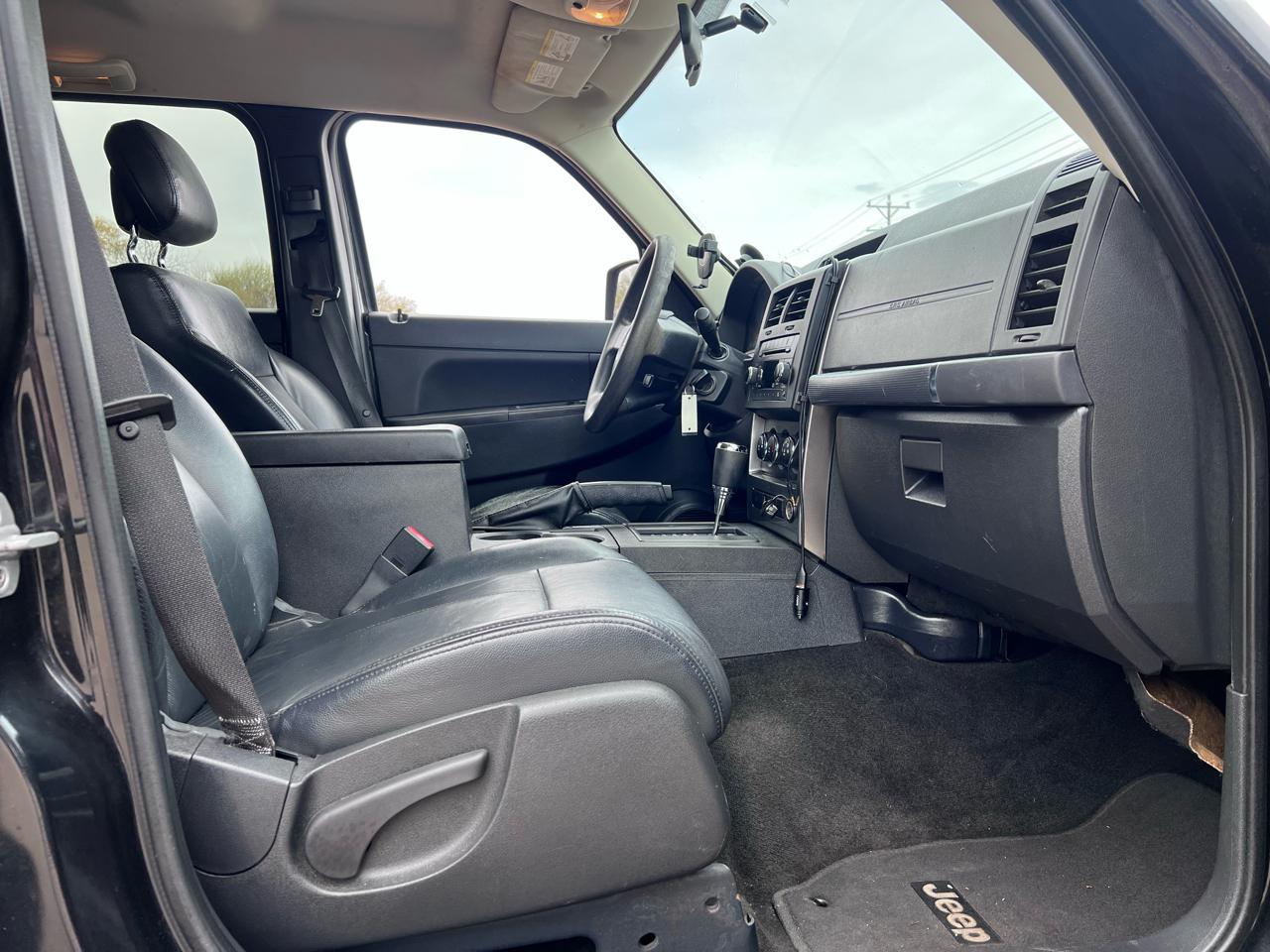 Jeep Liberty Sport 2WD 2010