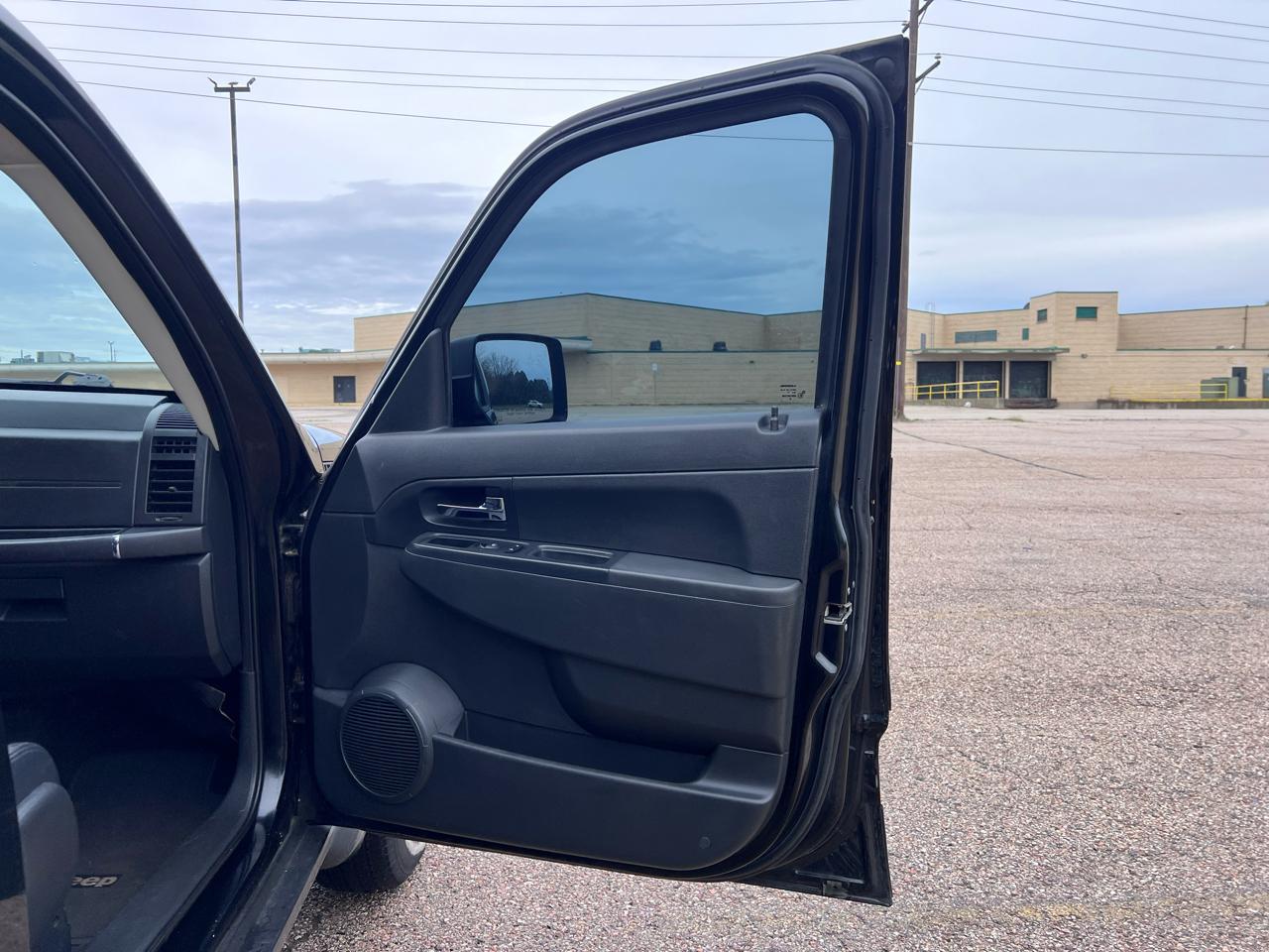 Jeep Liberty Sport 2WD 2010